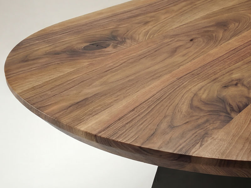 Circle Side V-Cut Kenar Ceviz Yemek Masası